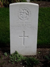 Klagenfurt War Cemetery - Hutton, J H